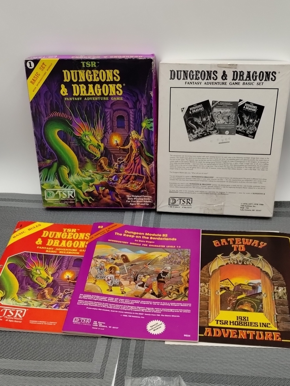 1981 TSR Dungeons & Dragons Basic Box Set Purple Box W/ Sealed Dice Complete